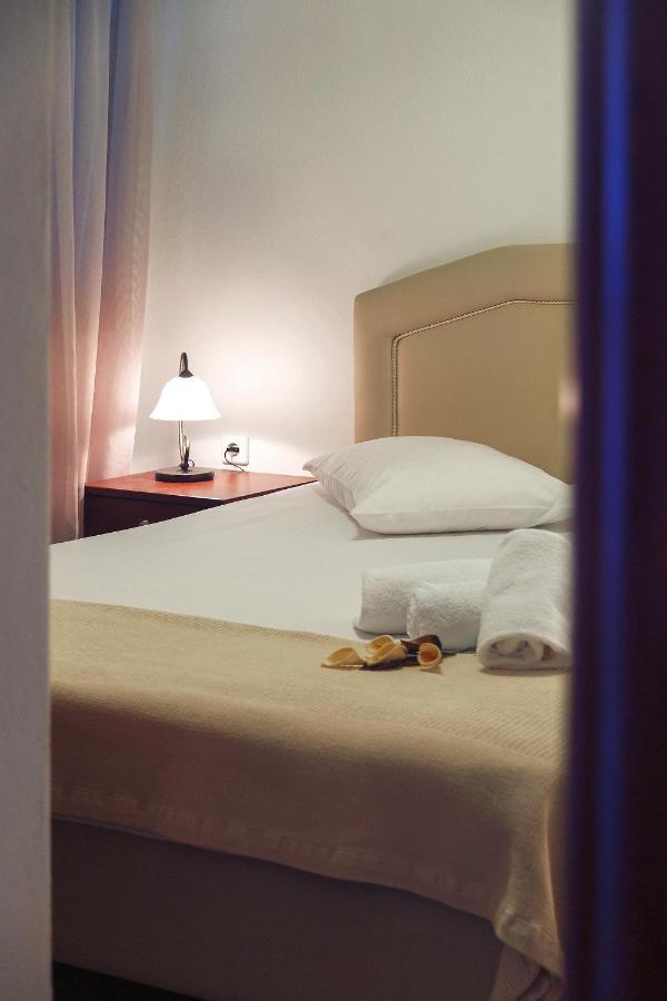 Maltinas House Lejlighedshotel Mola Kalyva Eksteriør billede
